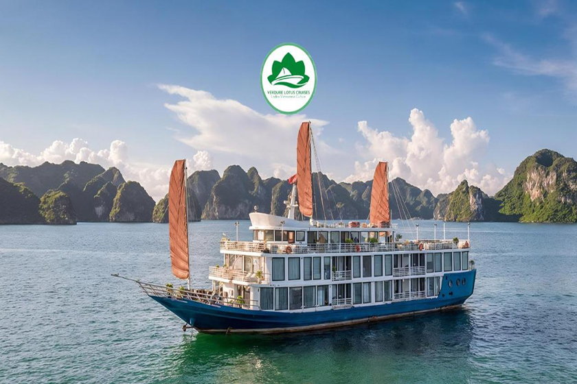 کروز وردوره لوتوس کلاسیک خلیج هالونگ